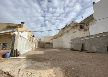 DEMOLICIÓN DE VIVIENDA Y CONSTRUCCIONES ANEXAS 4 DEMOLICIÓN DE VIVIENDA Y CONSTRUCCIONES ANEXAS 4