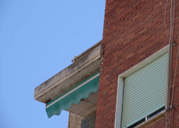 ELIMINACIÓN DE APLACADA EXISTENTE SOBRE CANTOS DE FORJADO PARA ELIMINAR RIESGO DE DESPRENDIMIENTO 3 ELIMINACIÓN DE APLACADA EXISTENTE SOBRE CANTOS DE FORJADO PARA ELIMINAR RIESGO DE DESPRENDIMIENTO 3