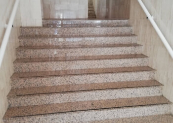 MEJORAS DE ACCESIBILIDAD - INSTALACIÓN DE SALVAESCALERAS VERTICAL 3 MEJORAS DE ACCESIBILIDAD - INSTALACIÓN DE SALVAESCALERAS VERTICAL 3