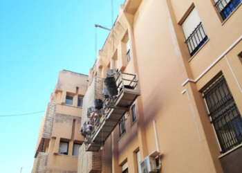 REFORMA CORNISA PARA ELIMINAR ELEMENTOS CON RIESGO DE DESPRENDIMIENTO 1 REFORMA CORNISA PARA ELIMINAR ELEMENTOS CON RIESGO DE DESPRENDIMIENTO 1