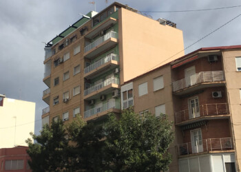 REHABILITACIÓN DE FACHADA MEDIANERA, CANTOS DE FORJADO Y ADICIÓN DE ASILAMIENTO EN CUBIERTA 3 REHABILITACIÓN DE FACHADA MEDIANERA, CANTOS DE FORJADO Y ADICIÓN DE ASILAMIENTO EN CUBIERTA 3