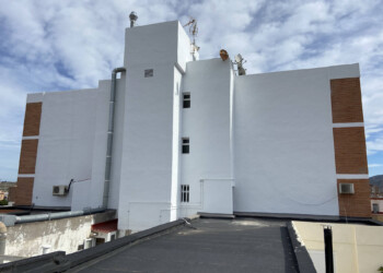 REHABILITACIÓN DE MEDIANERÍA Y PATIOS MEDIANTE TRABAJOS VERTICALES 1 REHABILITACIÓN DE MEDIANERÍA Y PATIOS MEDIANTE TRABAJOS VERTICALES 1