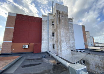 REHABILITACIÓN DE MEDIANERÍA Y PATIOS MEDIANTE TRABAJOS VERTICALES 2 REHABILITACIÓN DE MEDIANERÍA Y PATIOS MEDIANTE TRABAJOS VERTICALES 2