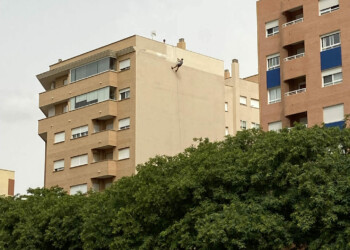 TRABAJOS VERTICALES EN PATIOS Y MEDIANERÍAS 5 TRABAJOS VERTICALES EN PATIOS Y MEDIANERÍAS 5